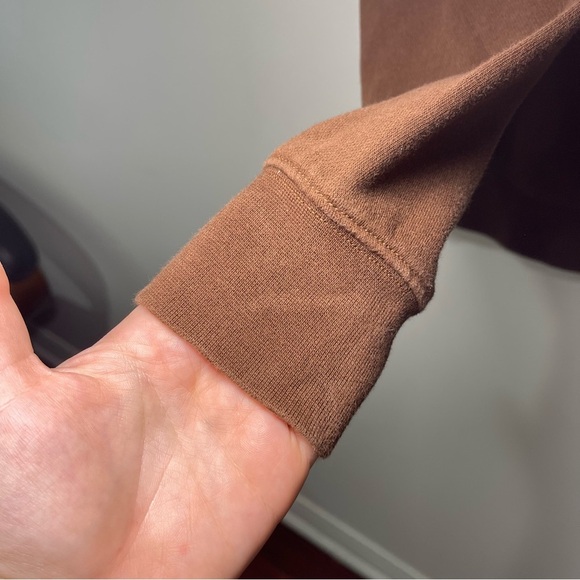 *sold* Nike Women’s Brown Fleece Crewneck Sweatshirt in S Logo Cozy loungewear - Picture 7 of 10